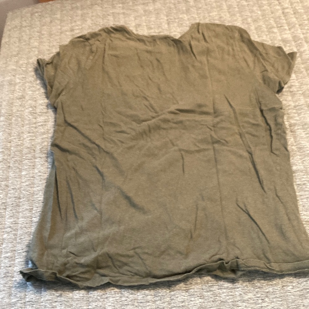 Universal Thread Olive Meriwether Crew Tee - Picture 4 of 4